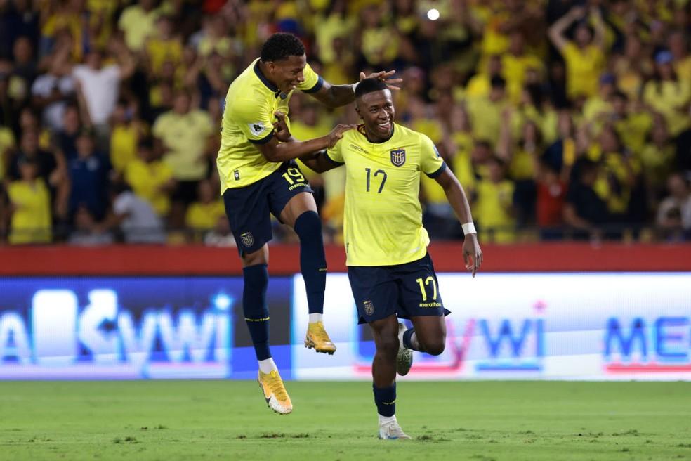 Equador de Plata, do Flamengo, joga bem e vence a Bolívia pelas Eliminatórias