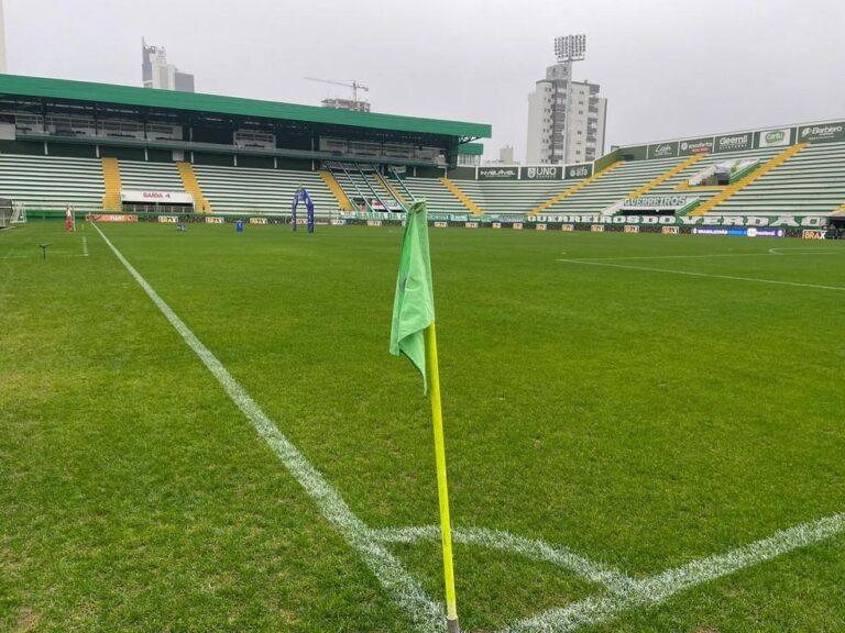 Jogão decisivo! Chapecoense e Coritiba se enfrentam pela Série B