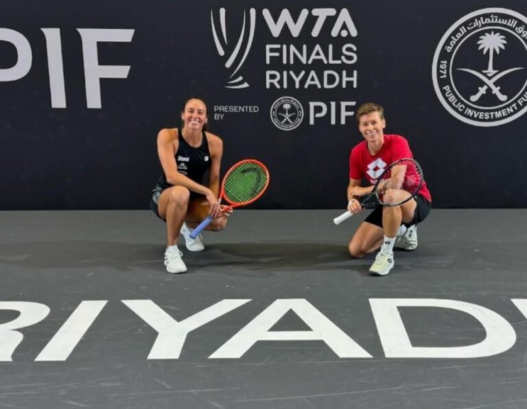 Luisa Stefani é chamada às pressas para ser reserva no WTA Finals