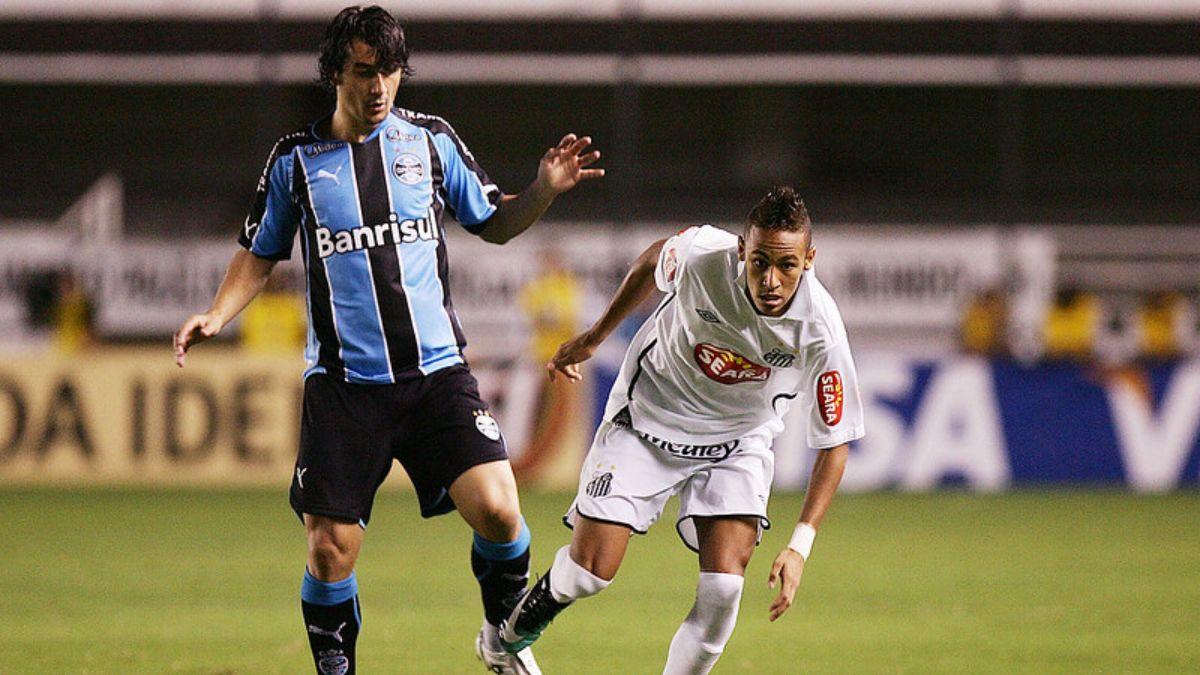 Neymar em jogo contra o Grêmio