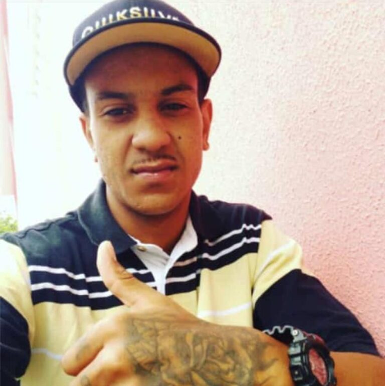 Família de jovem morto em SP questiona versão da PM sobre execução em loja OXXO