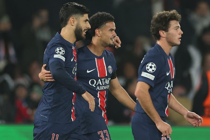 Jogadores do PSG comemoram gol