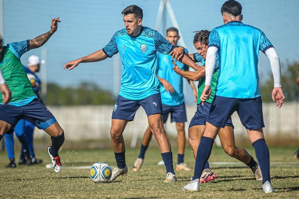 CSA fez trabalho com bola durante a semana