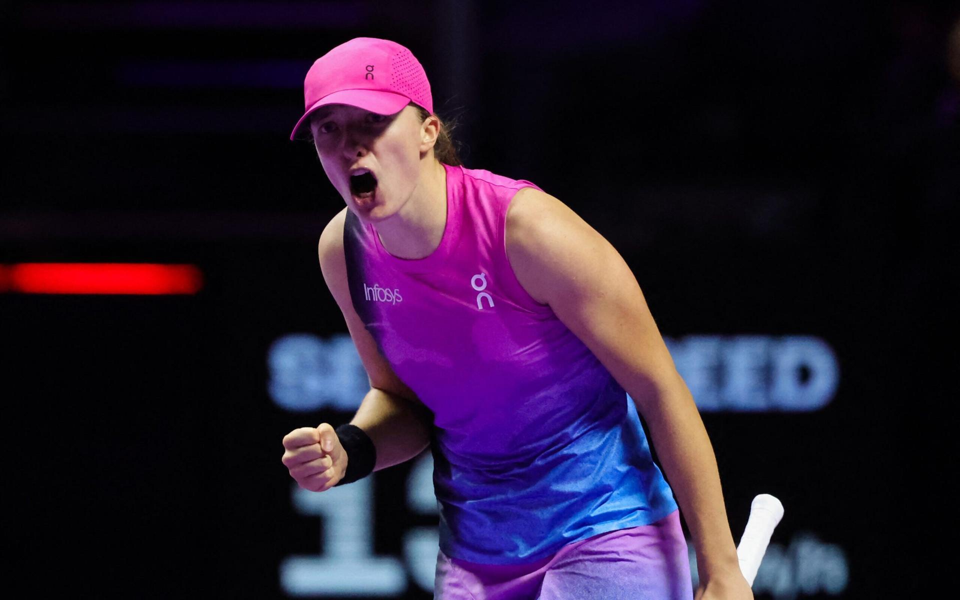 Iga Swiatek em jogo durante o WTA Finals