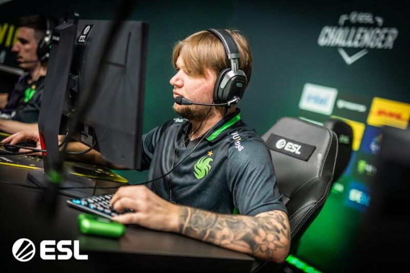 s1mple descarta Falcons