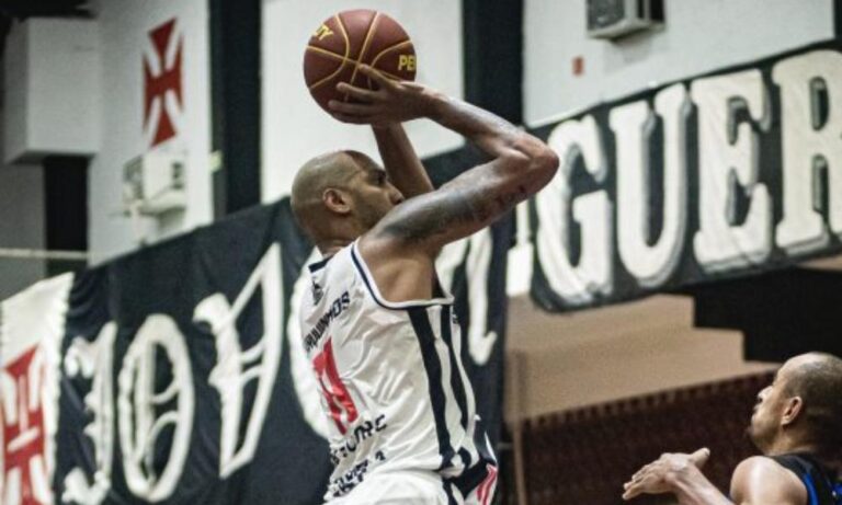 Vasco conquista sua primeira vitória no NBB 2024/2025 em jogo emocionante contra o Caxias