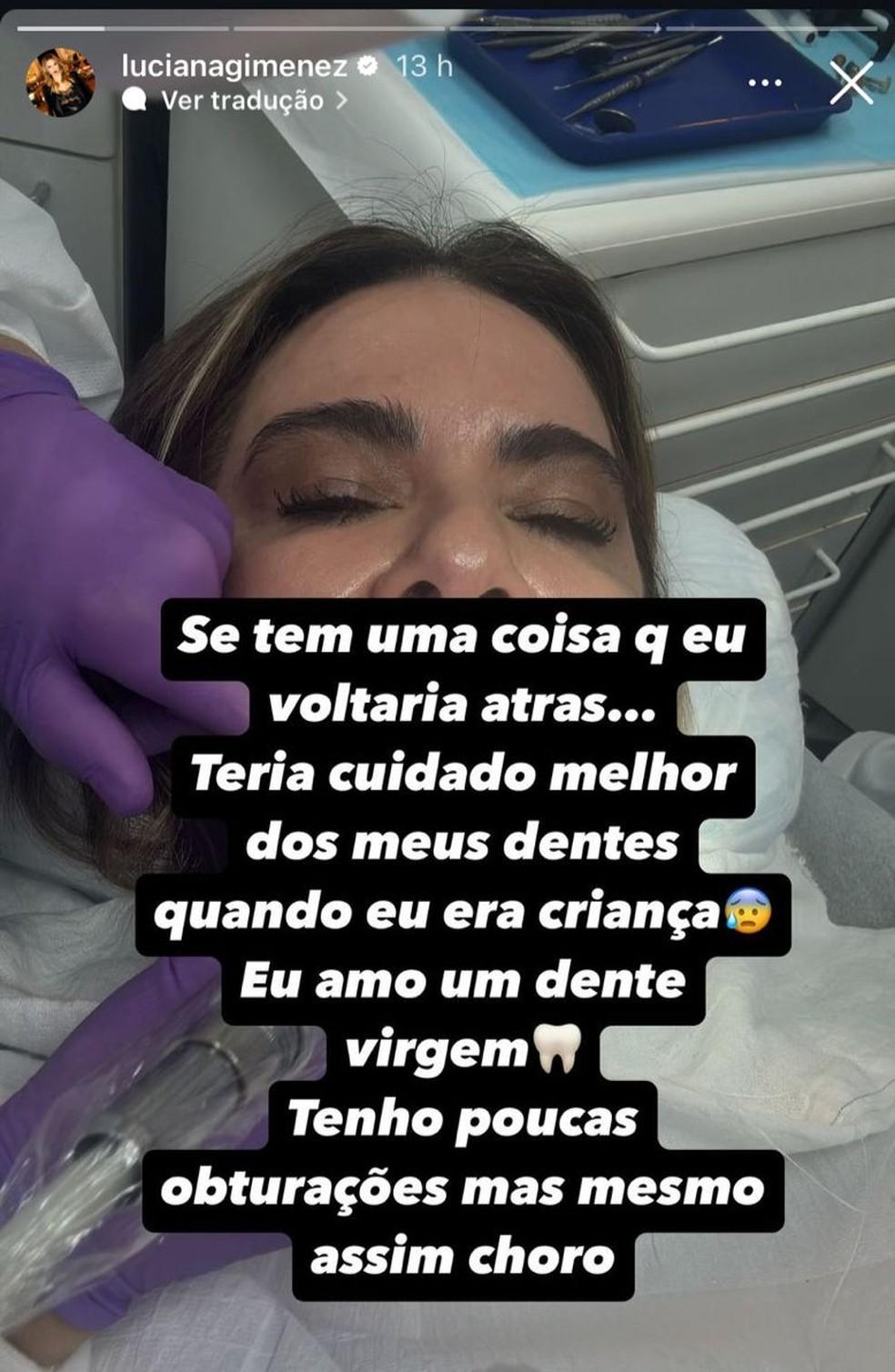 Luciana Gimenez durante procedimento odontológico