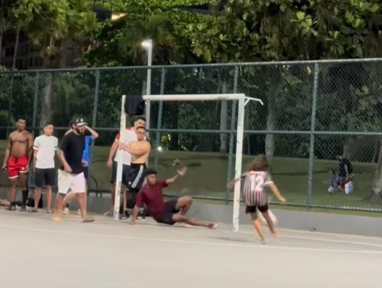 Marcelo Joga Pelada com o Filho no Rio Após Saída do Fluminense