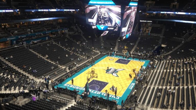 Hornets Enfrentam os Pistons em Confronto Empolgante da NBA