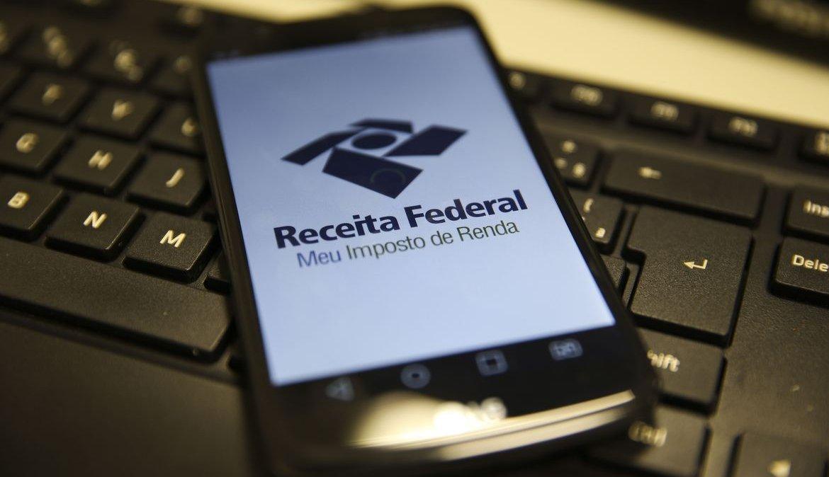 Atualmente, a isenção se aplica aos contribuintes que ganham até R$ 2.259,20 mensais.