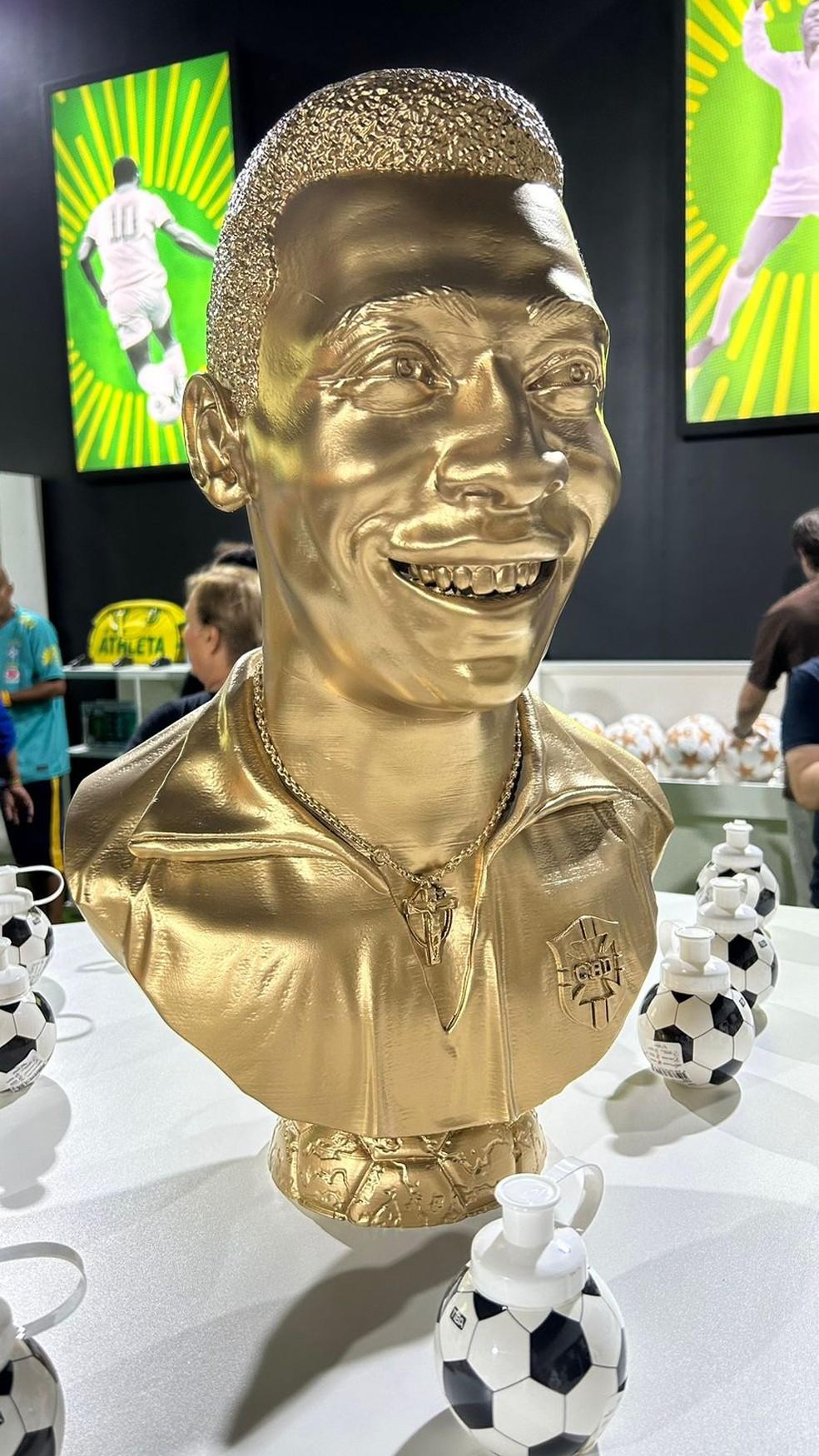 Busto em homenagem a Pelé