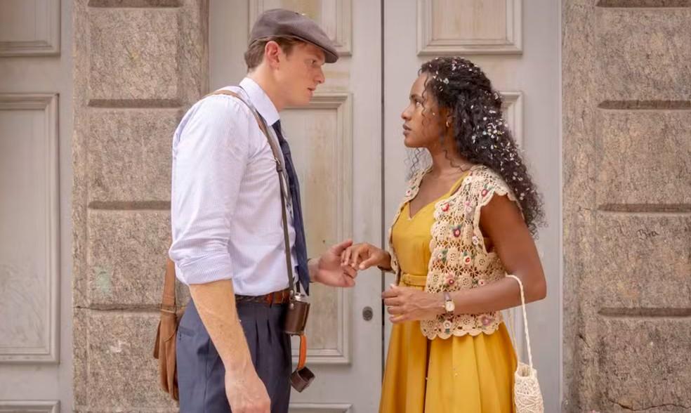 Triângulo amoroso em Garota do Momento com Duda Santos e Maísa