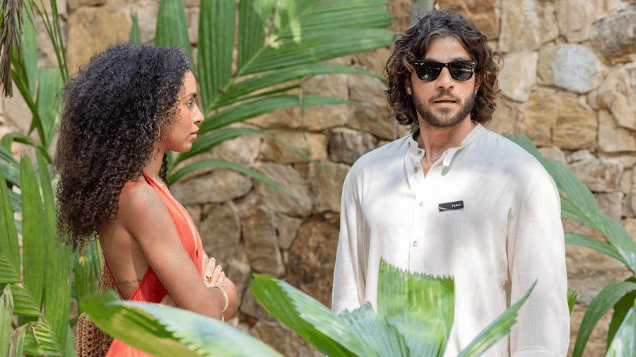 Viola (Gabz) confronta Mavi (Chay Suede) em 'Mania de Você'.