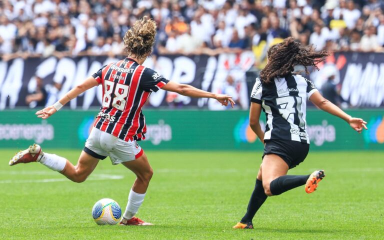 São Paulo e Corinthians: A Grande Semifinal do Paulistão Feminino