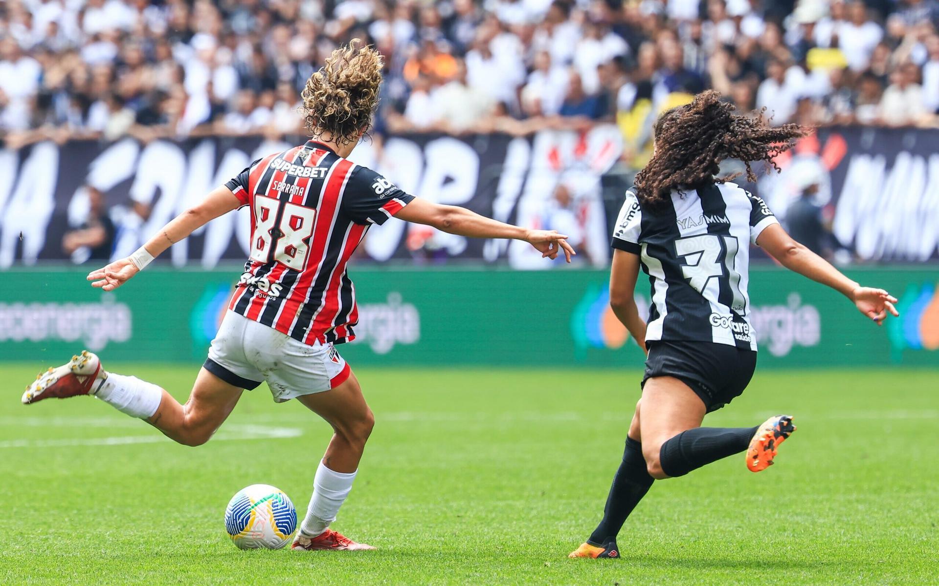 São Paulo e Corinthians em confronto decisivo