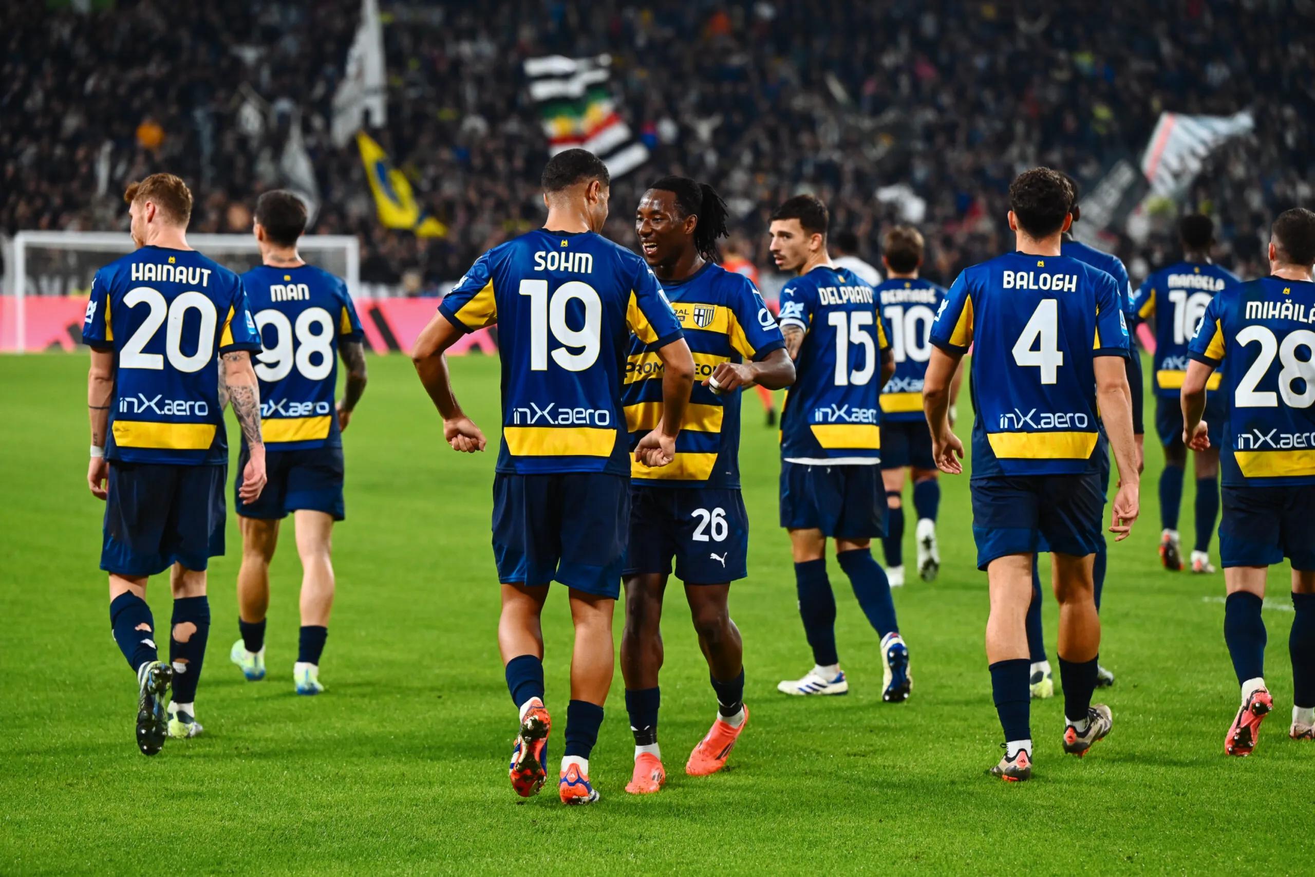 Jogadores do Parma durante o treino