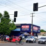 Acidente entre motocicleta e carro em cruzamento sem semáforo em Roraima