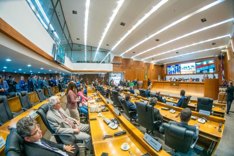 Assembleia Legislativa do Maranhão Homenageia Personalidades com a Medalha Manuel Beckman