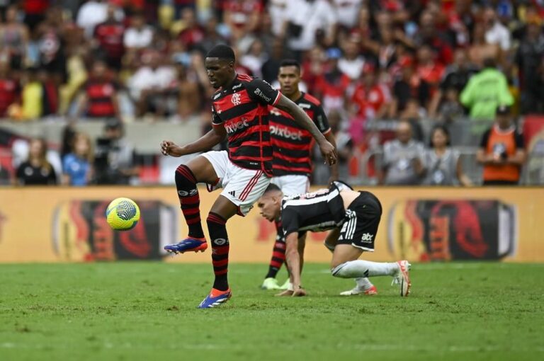 Flamengo se prepara para final da Copa do Brasil com Evertton Araújo entre os titulares