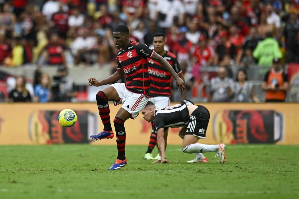 Evertton Araújo em Flamengo 3x1 Atlético-MG, na final da Copa do Brasil