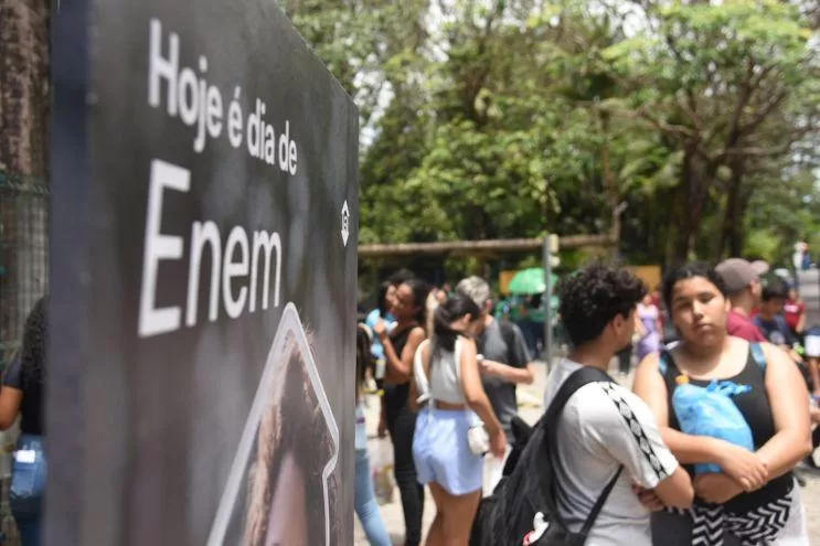 Enem 2024: Primeira aplicação das provas movimenta milhares de candidatos