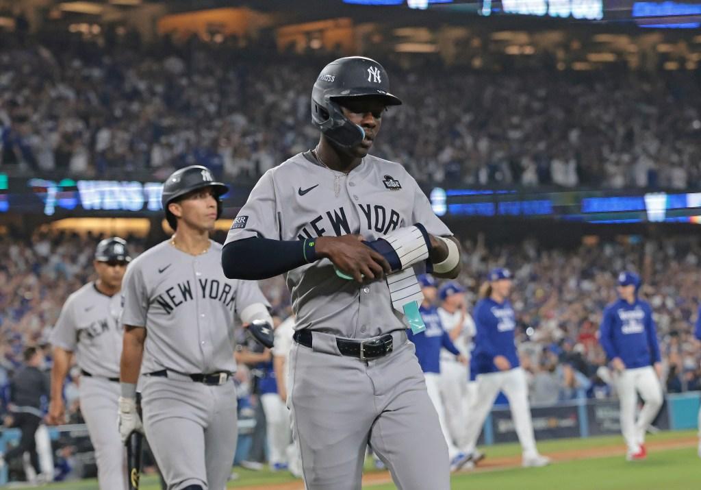 Jazz Chisholm Jr. dos New York Yankees reage durante a 9ª entrada do Jogo 2.