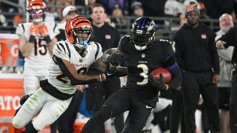 Narrativa Empolgante: Baltimore Ravens Vencem Cincinnati Bengals em Uma Partida Acirrada