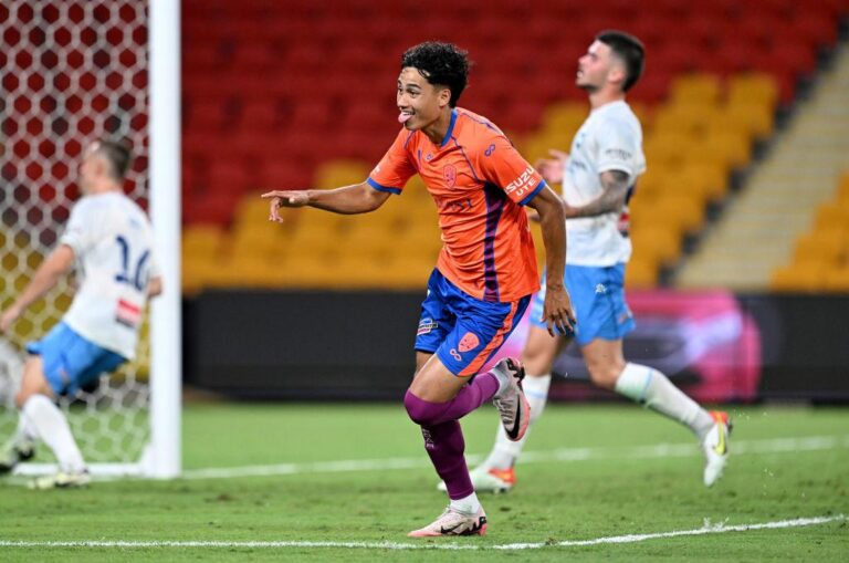 Sydney FC Brilha com Gol de Última Hora no A-League