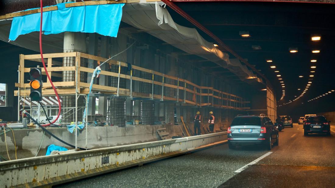 Sanierungs- und Bauarbeiten im Schönbergtunnel an der Brennerautobahn.