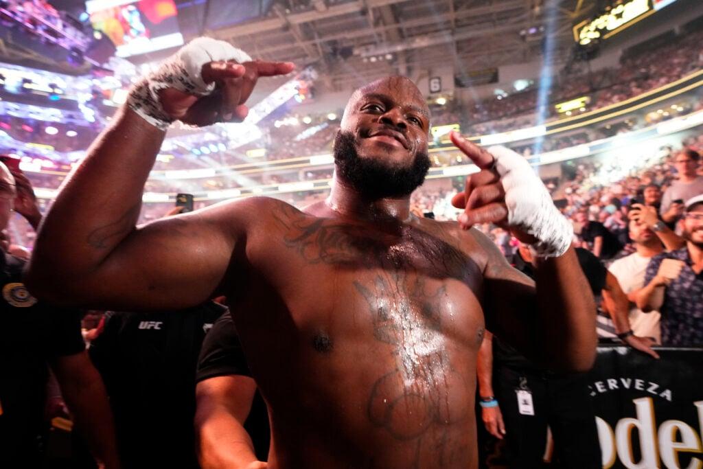 Derrick Lewis celebra vitória no UFC