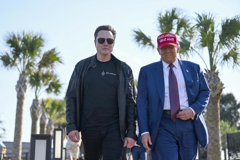 Elon Musk e Donald Trump antes de lançamento da nave Starship, em 19 de novembro.