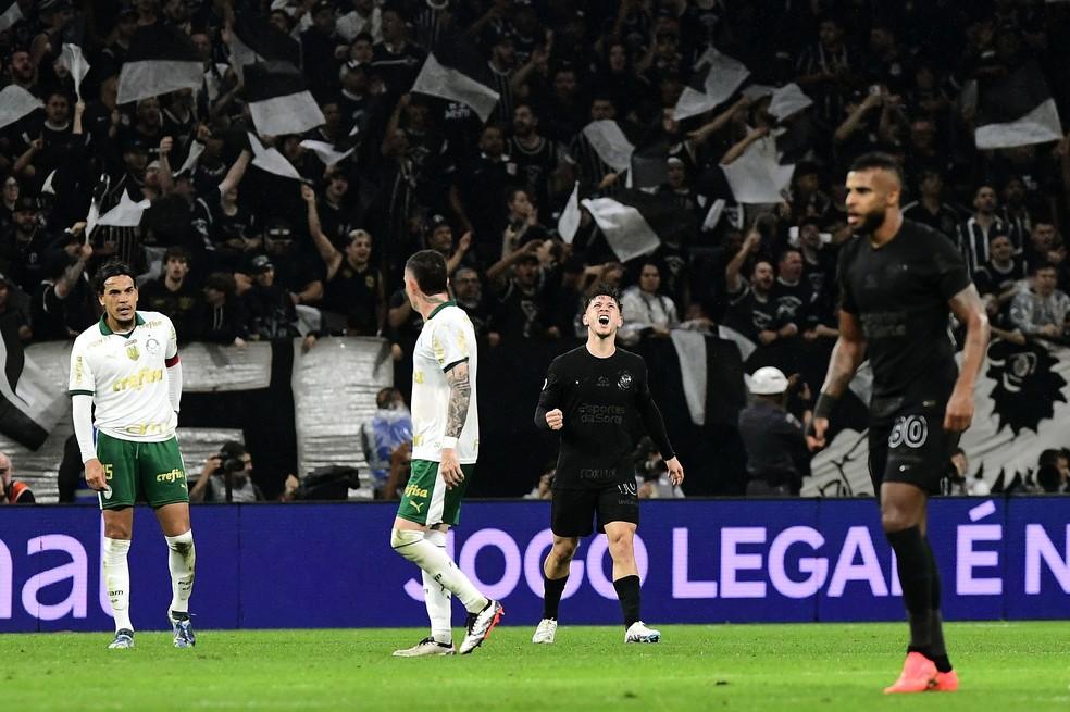 Garro comemora gol do Corinthians contra o Palmeiras