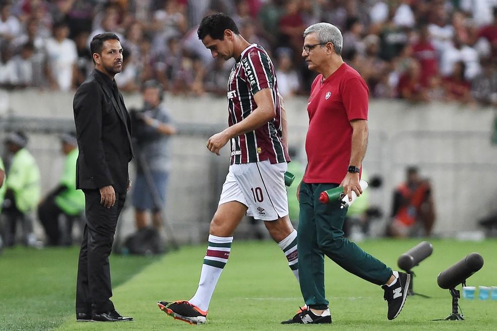 Ganso deixa o jogo machucado em Fluminense x Criciúma