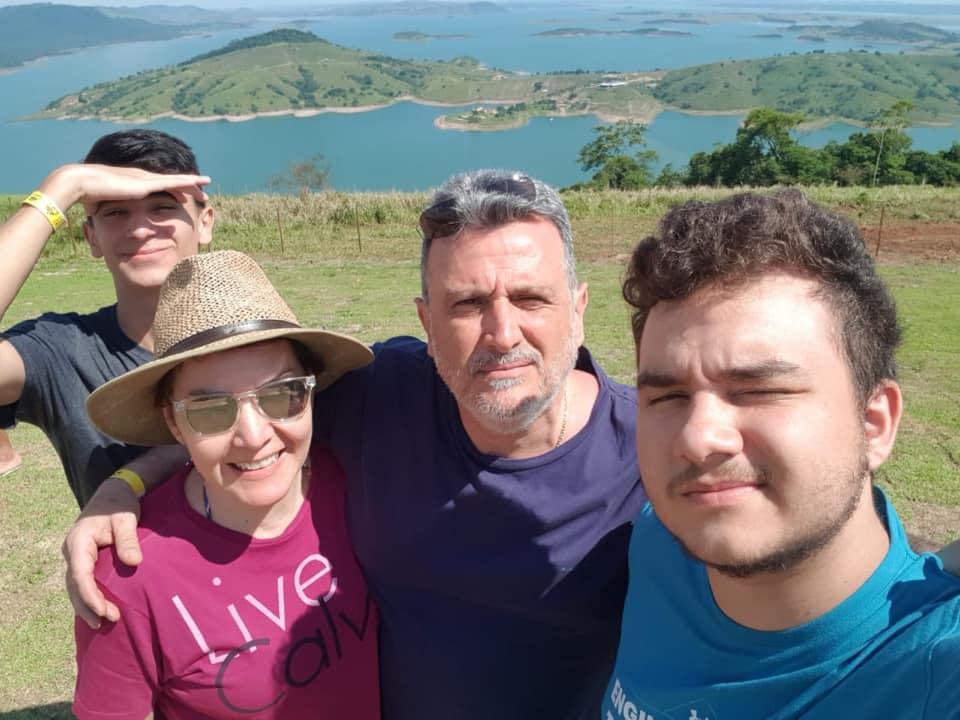 Cláudio Pastori com a família