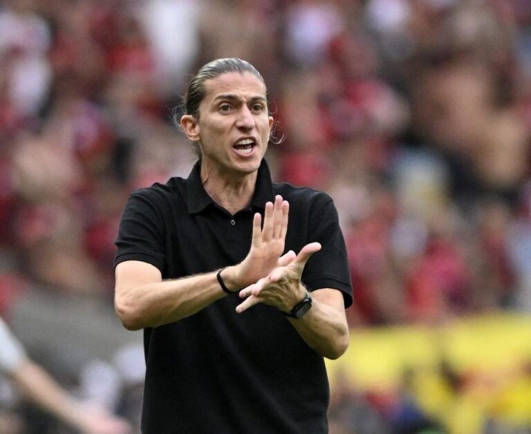 Filipe Luís conquista primeiro título como técnico do Flamengo em tempo recorde