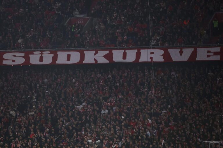 Tragédia Durante o Jogo do Bayern: Hemorragia na Allianz Arena Suspende Apoio dos Torcedores