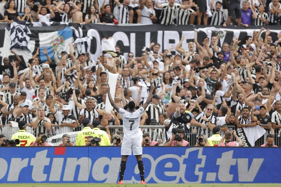 Luiz Henrique comemora gol do Botafogo sobre o Atlético-MG