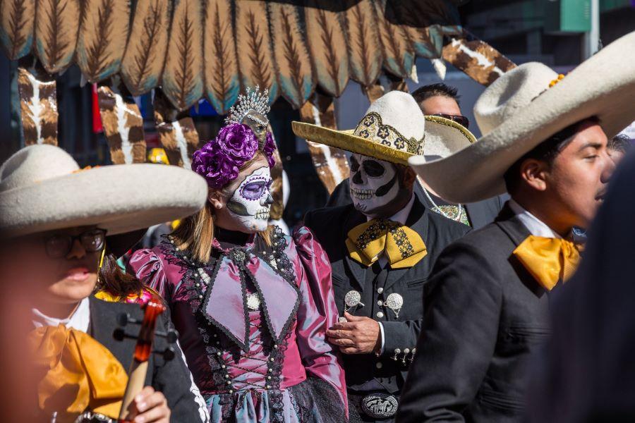 Catrinas no Dia de Muertos em Times Square