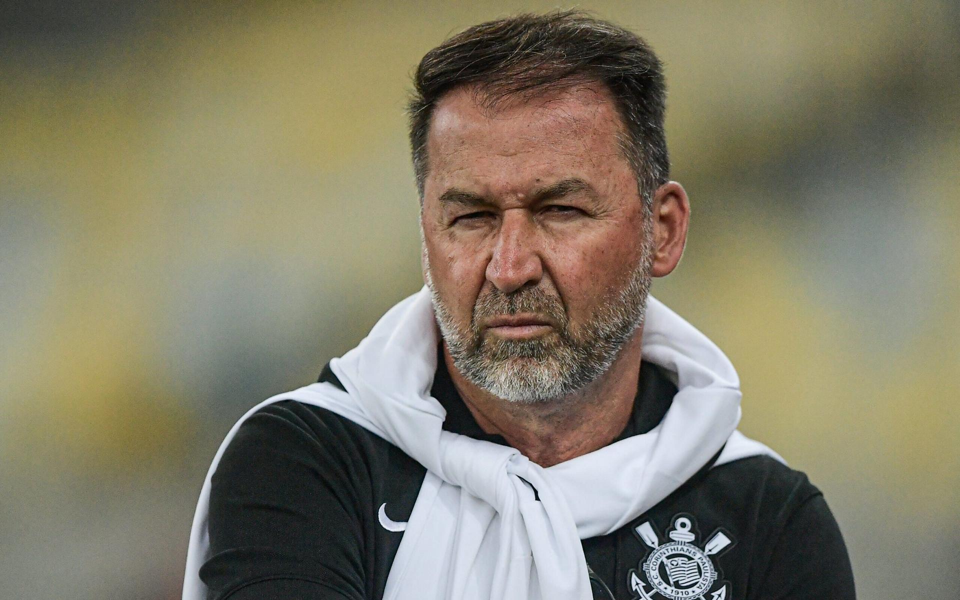 Augusto Melo no jogo entre Flamengo e Corinthians