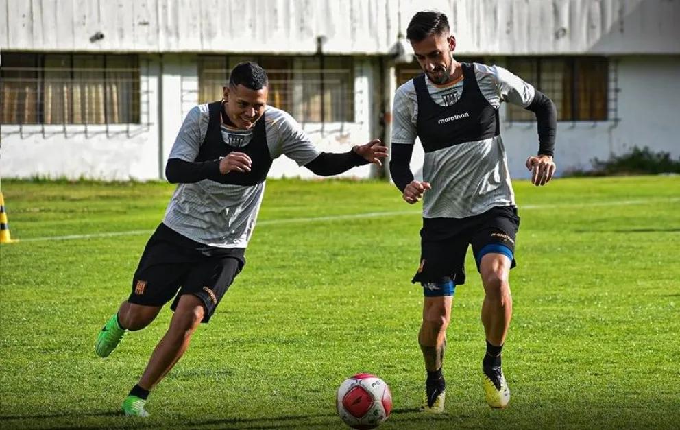 Ronald Bustos e Luciano Urisno em treinamento do Tigre
