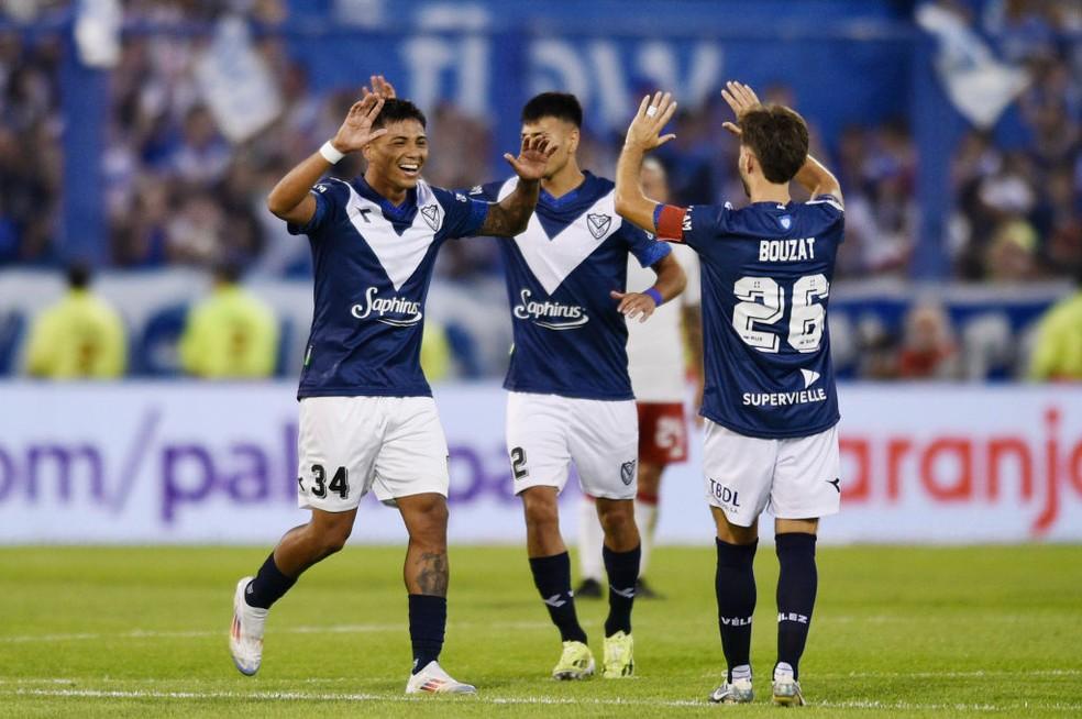 Damián Fernández e Bouzat comemoram vitória e título do Vélez no Campeonato Argentino