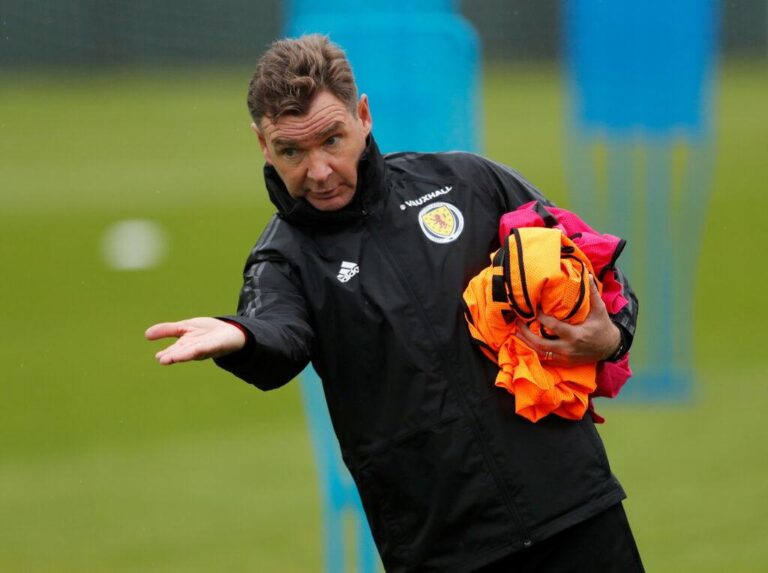 Celtic Busca Retomar Domínio no Scottish League Cup Após Críticas a Philippe Clement