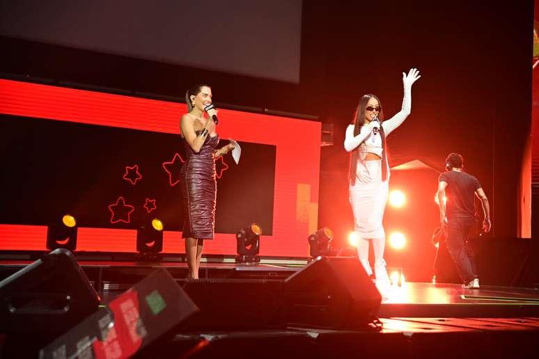 Deborah Secco e Sabrina Sato no Palco Thunder da CCXP24