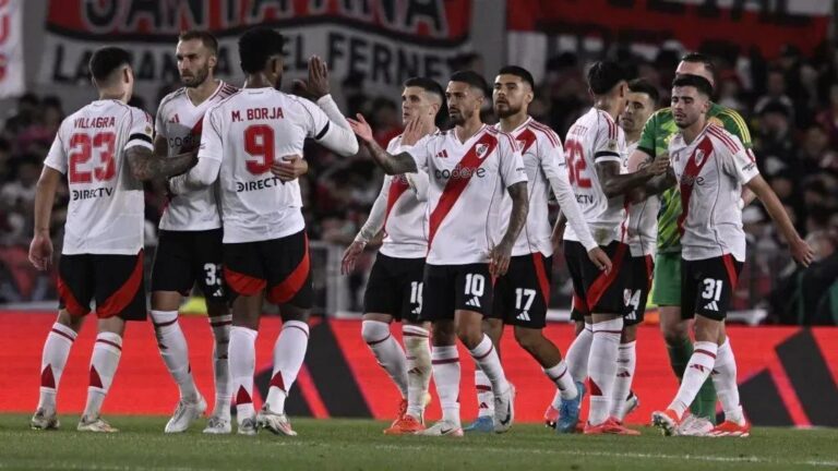 River Plate: torcida espera vitória do Vélez na final da Copa Argentina