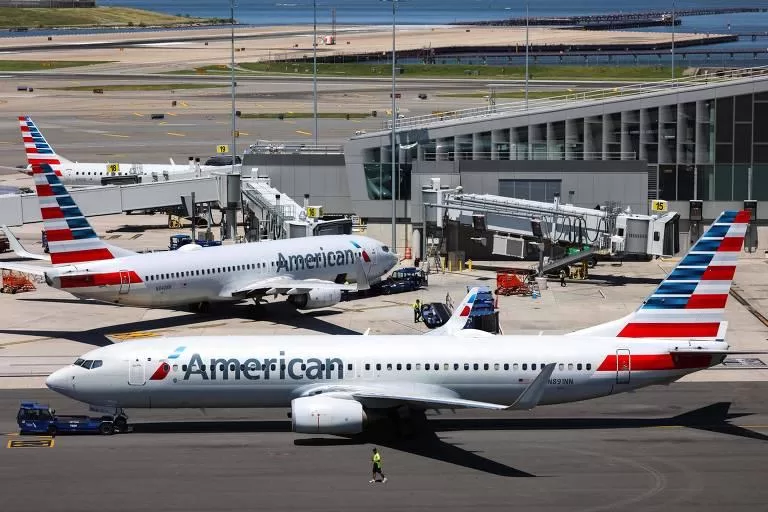 American Airlines interrompe voos nos EUA na véspera de Natal devido a problemas técnicos