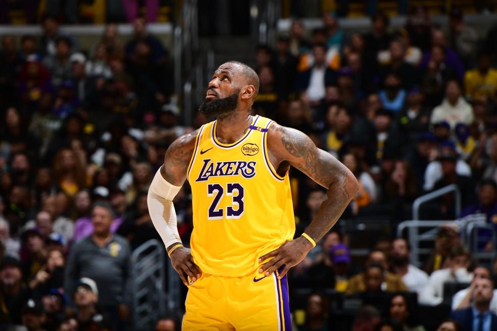 LeBron James em ação pelos Lakers