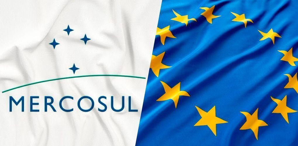 Bandeiras do Mercosul e da União Europeia (UE)