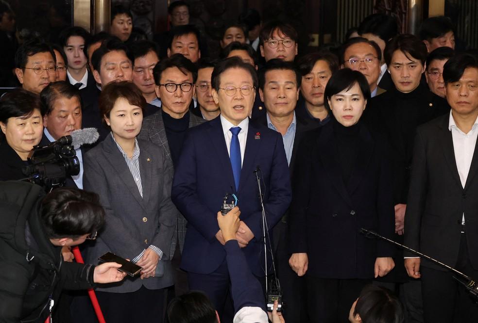 Deputados de oposição da Coreia do Sul votam para derrubar a lei marcial decretada pelo presidente