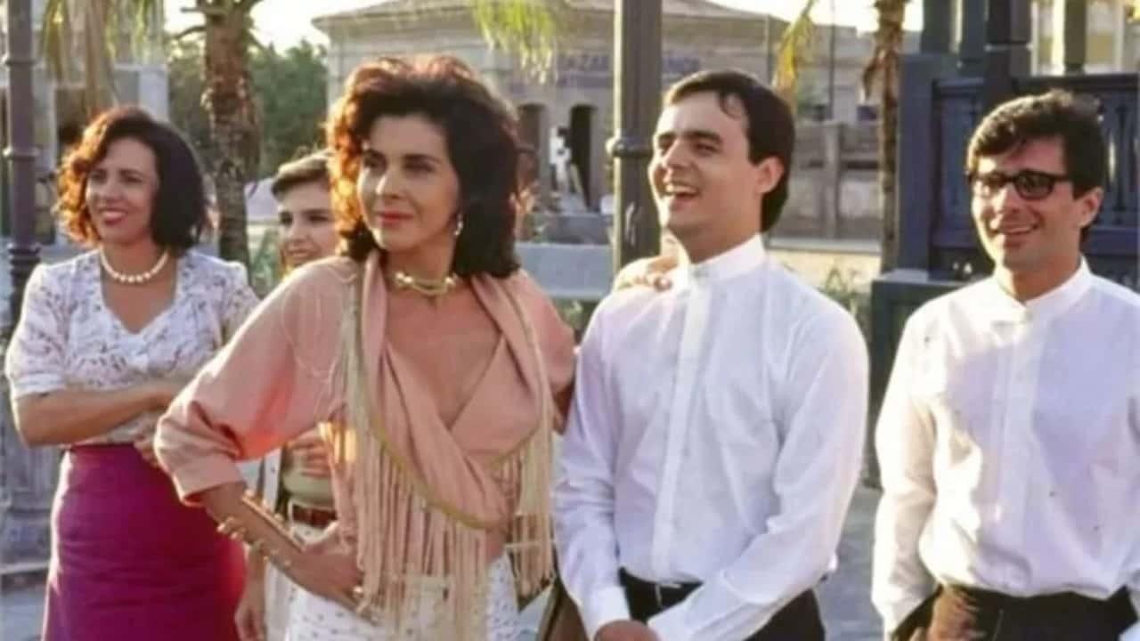Arlete Salles, Lídia Brondi, Betty Faria e Cássio Gabus Mendes em Tieta