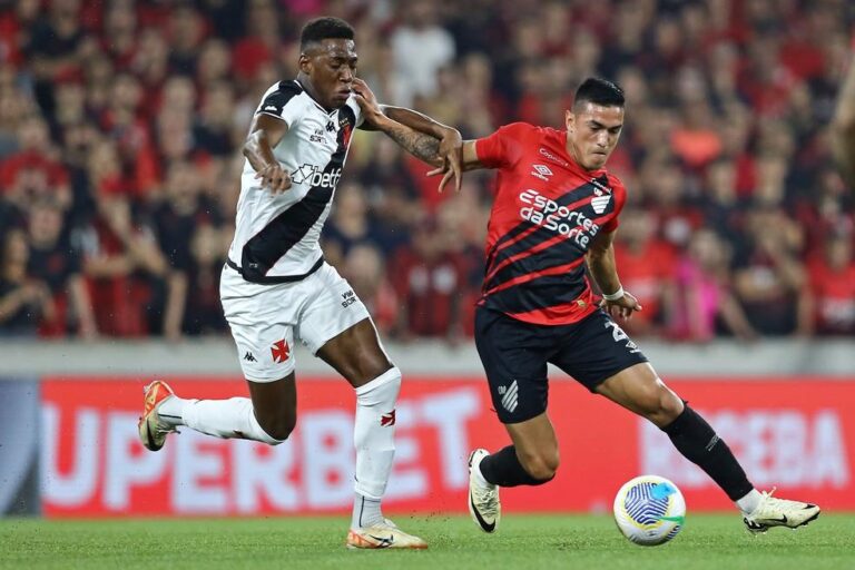 Vasco Negocia Troca entre Cuello e Léo com Athletico Paranaense